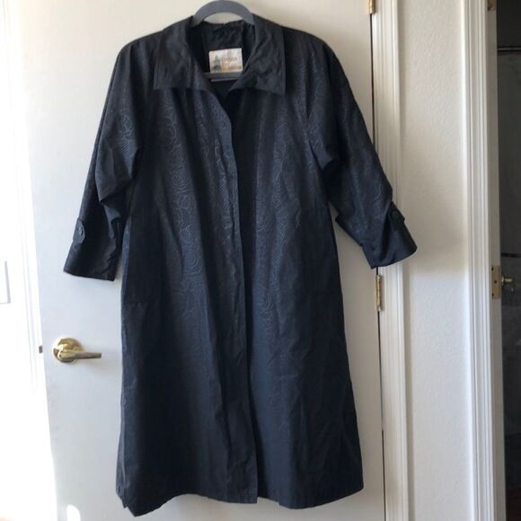 London Fog Rain Coat. Size 8P gently used black - Picture 1 of 6